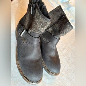 Sonoma Cecelia Black Side Zip Ankle Boots